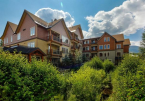 Luxury 3 Bedroom Water House On Main Street Condo W- Pool, Hot Tubs, Fitness Center!